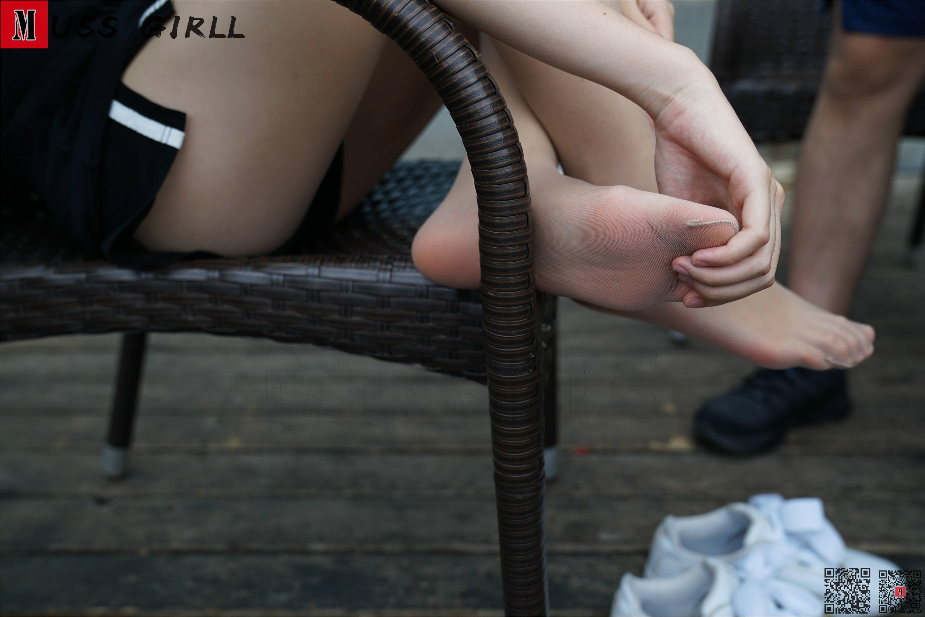 MussGirl慕丝女郎  NO.247-户外球衣肉丝美女